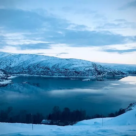 Exclusive Family With View And Beautiful Norwegian Nature