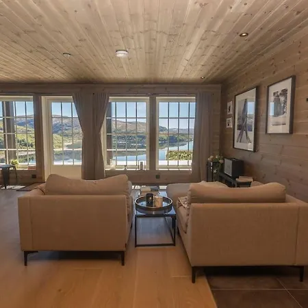 Exclusive Family With View And Beautiful Norwegian Nature