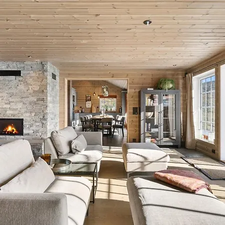 Exclusive Family With View And Beautiful Norwegian Nature Semesterbostad Tjorhom