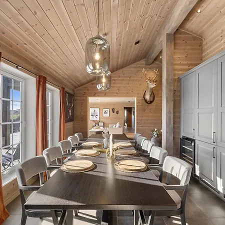 Exclusive Family With View And Beautiful Norwegian Nature Tjorhom