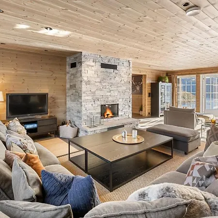 Exclusive Family With View And Beautiful Norwegian Nature Tjorhom